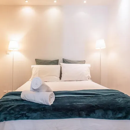Apartment 1-br Garden-level Inside Upscale District Cannes