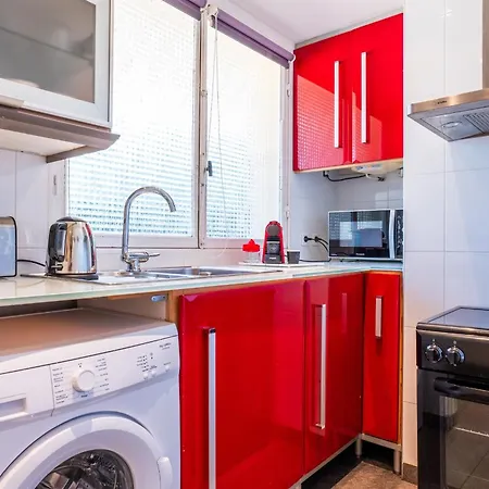 1-br Garden-level Inside Upscale District Cannes