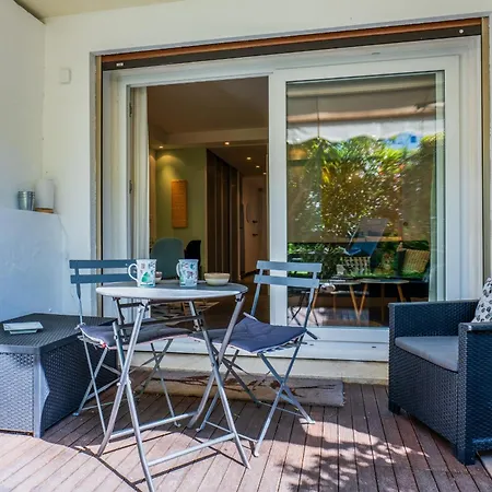 1-br Garden-level Inside Upscale District Apartment